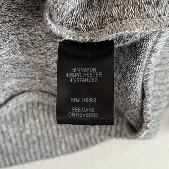 Torrid Sweater Gray w/ Pearls at Neck Super Soft Plush Crew Neck Knit Sz 1X (1) - Picture 14 of 15